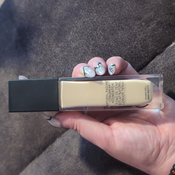 NARS Natural Radiant Longwear Foundation in the Shade Light 3 Gobi - Picture 3 of 7